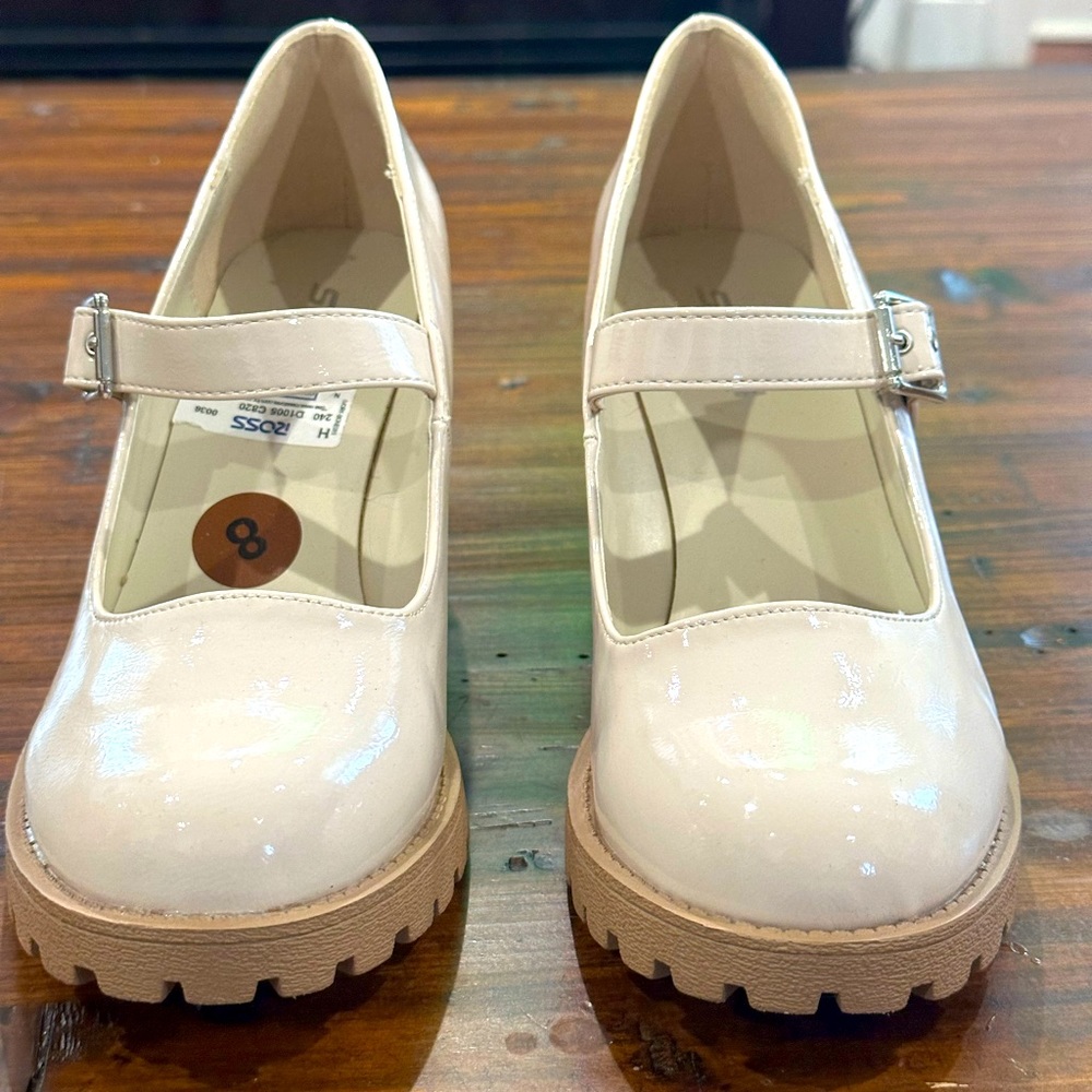 Low Heel Closed Toe Pumps - Picture 2 of 3